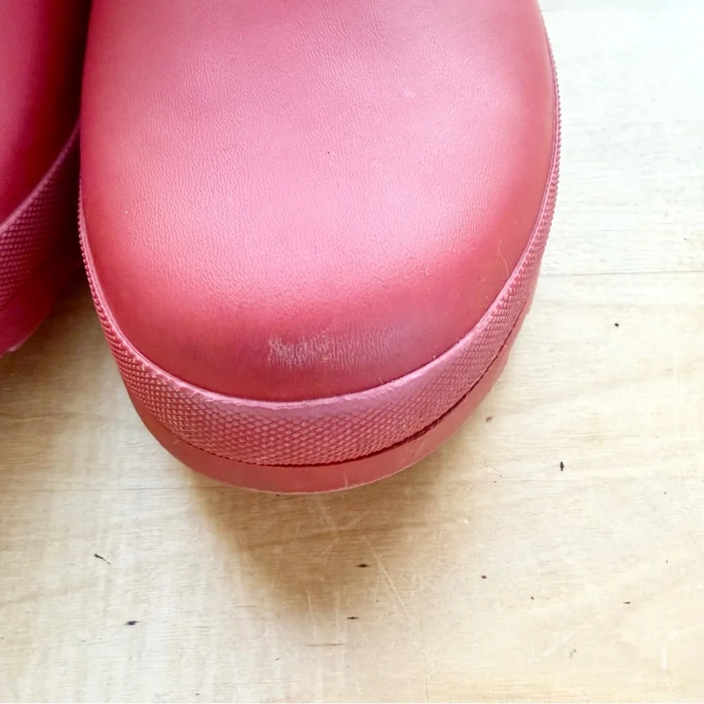 Chooka Size 8 Red Waterproof Short Chelsea Rain Boots Matte Festival